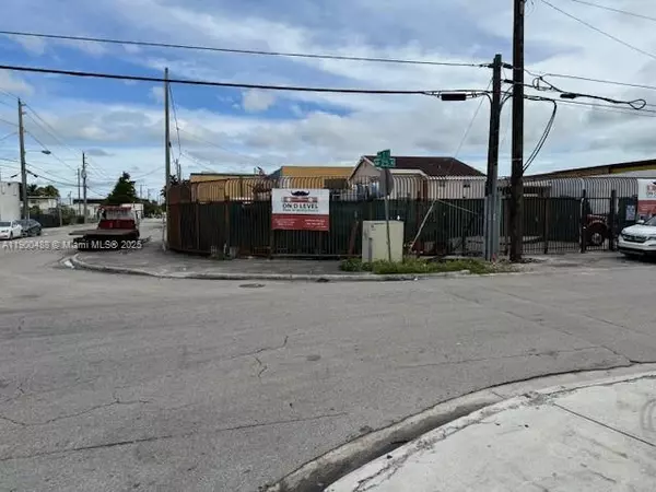 2484 NW 21st Ter, Miami, FL 33142