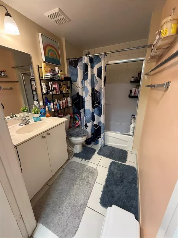 Cutler Bay, FL 33157,11050 SW 196th St #201