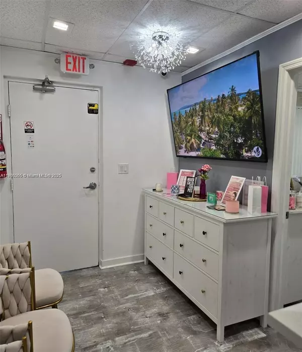 Kendall, FL 33186,13205 SW 137 Ave