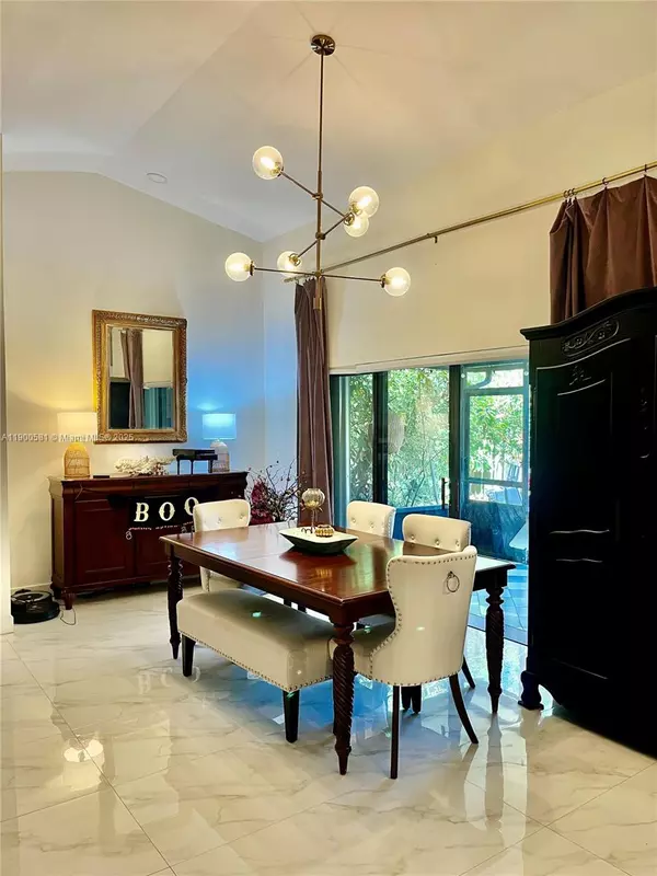 Davie, FL 33331,6201 Portsmouth Ln