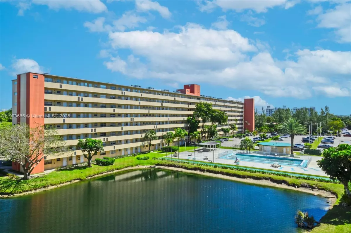 Miami, FL 33179,1770 NE 191st St #508-1