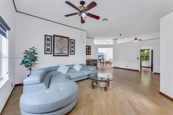 Weston, FL 33327,1561 Banyan Way