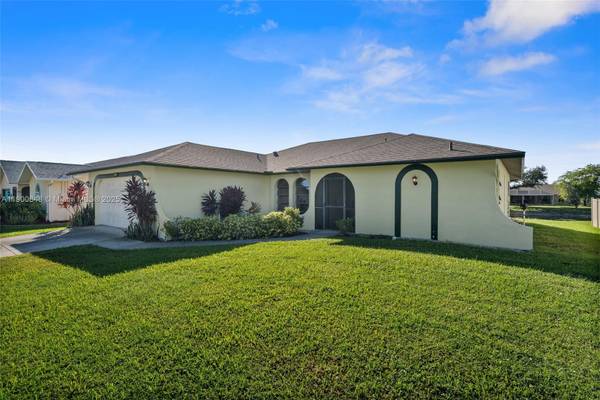 Cape Coral, FL 33990,166 SE 20th St