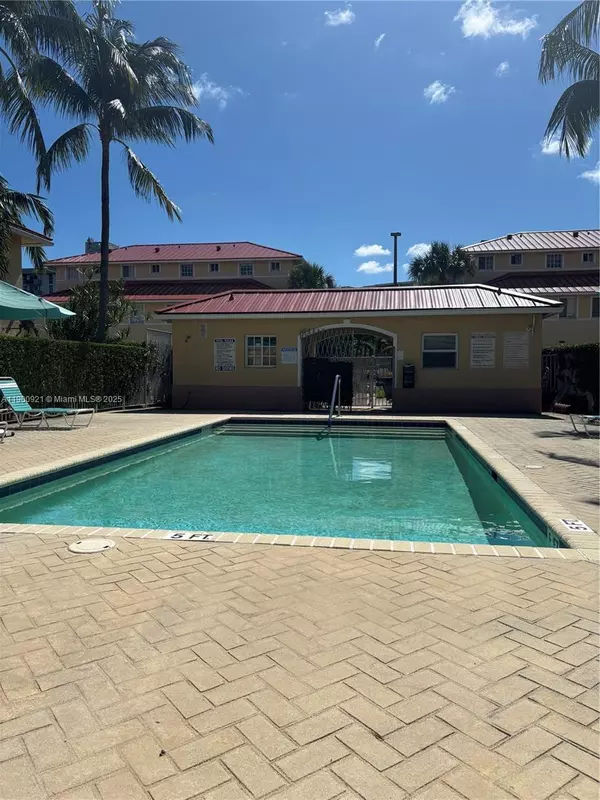 North Miami Beach, FL 33162,2032 NE 167th St #4