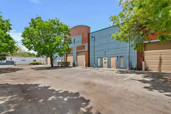 Miami Gardens, FL 33169,20200 NW 2nd Ave #C6