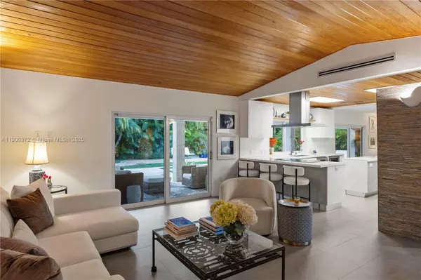 Pinecrest, FL 33156,11570 SW 72nd Ave