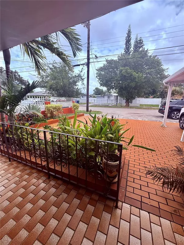 Miami, FL 33126,320 NW 61st Ave