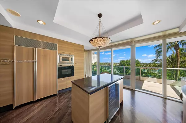 Aventura, FL 33180,19955 NE 38th Ct #705