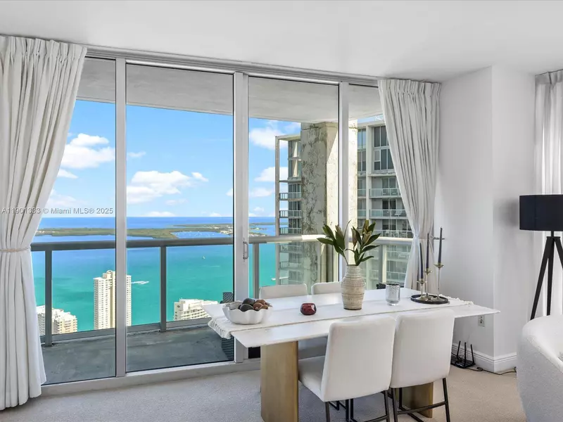 475 Brickell Ave #5507, Miami, FL 33131