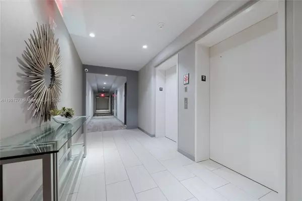 Doral, FL 33166,5300 Paseo Blvd #1205