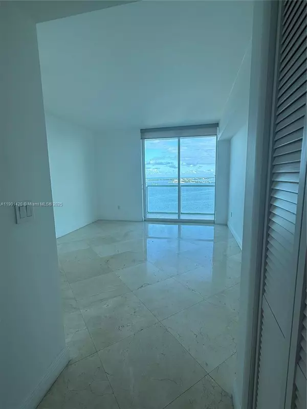 Miami, FL 33131,218 SE 14th St #2203