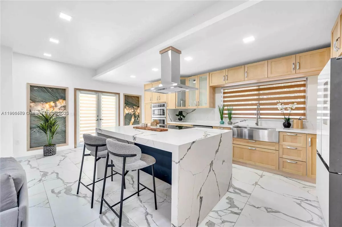 Miami Beach, FL 33140,4708 Alton Rd