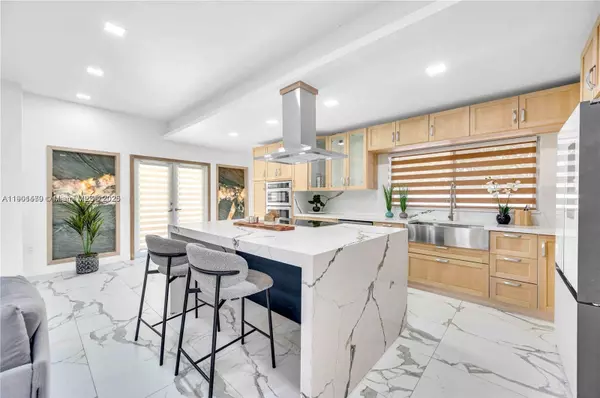 4708 Alton Rd, Miami Beach, FL 33140