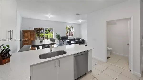 Lauderhill, FL 33313,5544 NW 27th Pl