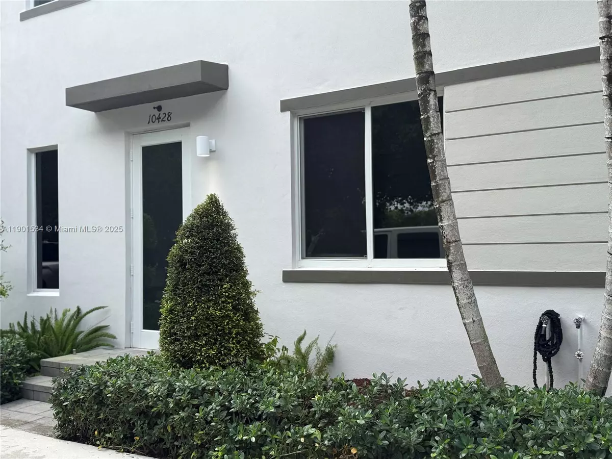 Doral, FL 33178,10428 NW 67th St