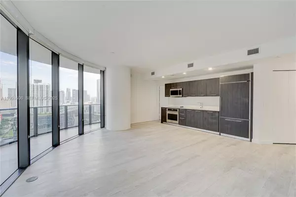 Miami, FL 33130,45 SW 9th St #2408