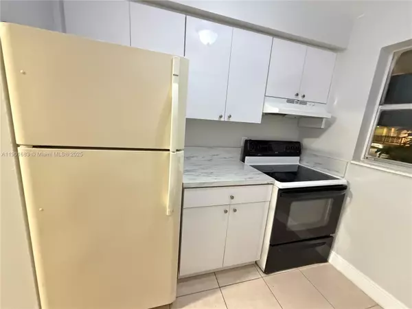 Fort Lauderdale, FL 33311,2129 Davie blvd #135