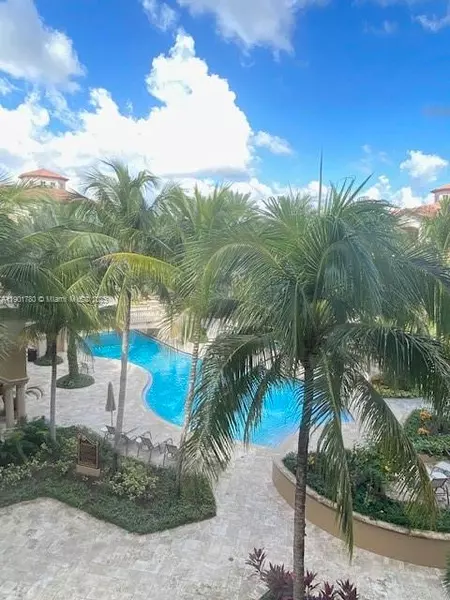 16102 Emerald Estates Dr #337, Weston, FL 33331