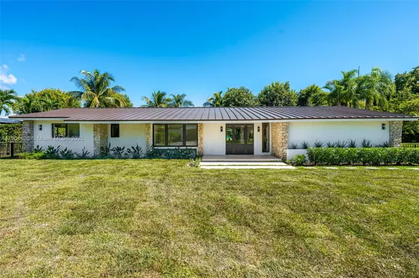 Pinecrest, FL 33156,10945 SW 75th Ct