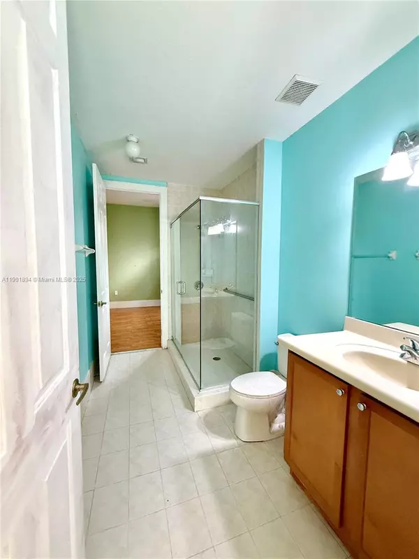 Cutler Bay, FL 33157,7996 SW 195th St