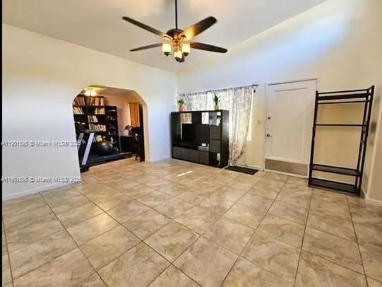 Hollywood, FL 33020,917 N 26th Ave