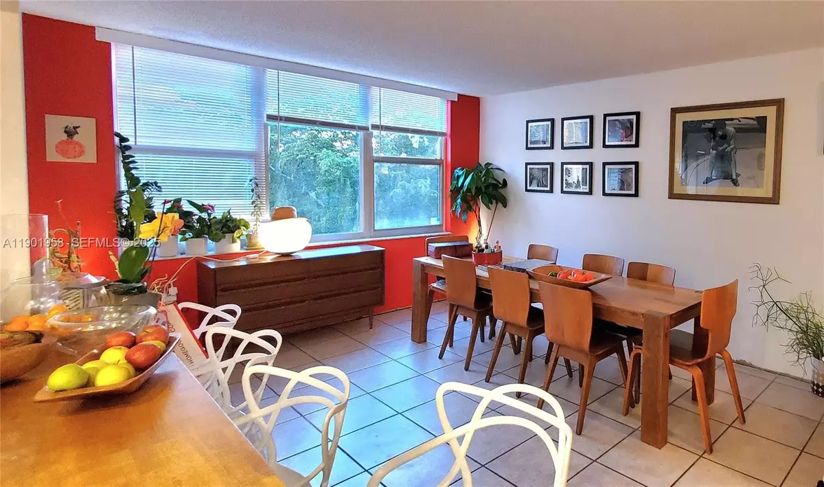 North Miami Beach, FL 33160,17890 W Dixie Hwy #515