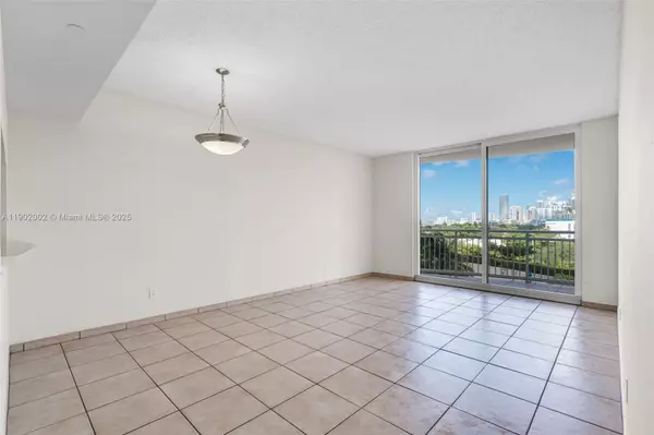 Miami, FL 33129,2475 Brickell Ave #703