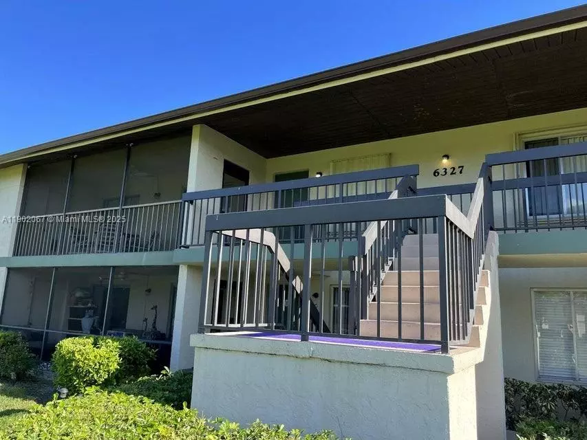 Jupiter, FL 33458,6327 Chasewood Dr #G