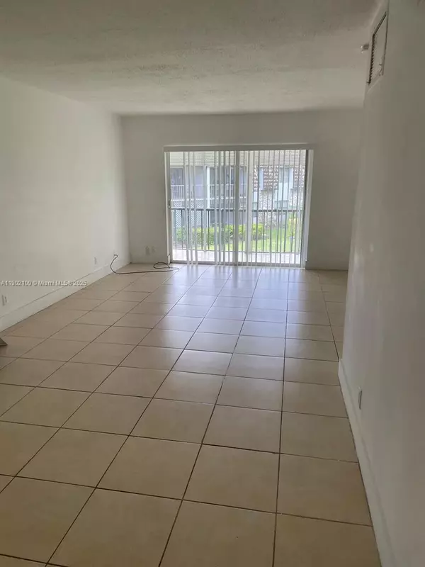 Oakland Park, FL 33309,3125 Oakland Shores Dr #B204