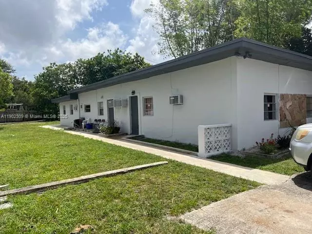 2784 SW 14th St #1, Fort Lauderdale, FL 33312