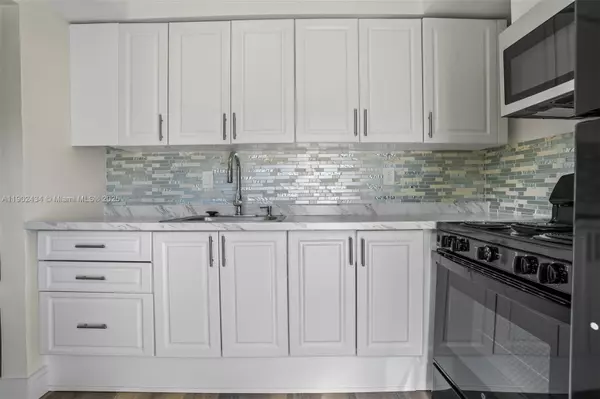 Aventura, FL 33180,2820 NE 201st Ter #F110