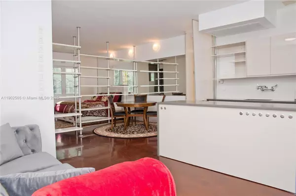 Miami Beach, FL 33139,1573 Pennsylvania Ave #8N