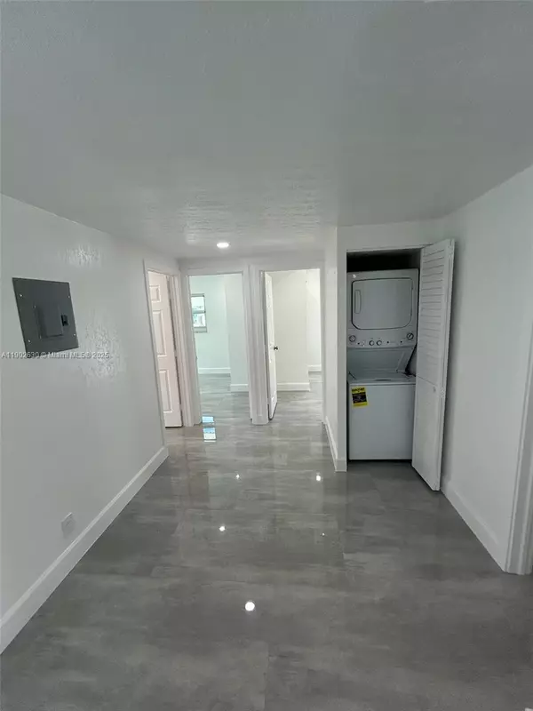 Dania Beach, FL 33004,305 Lewis Ln #7