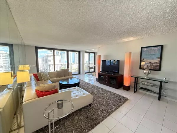 Sunny Isles Beach, FL 33160,290 174th St #2010