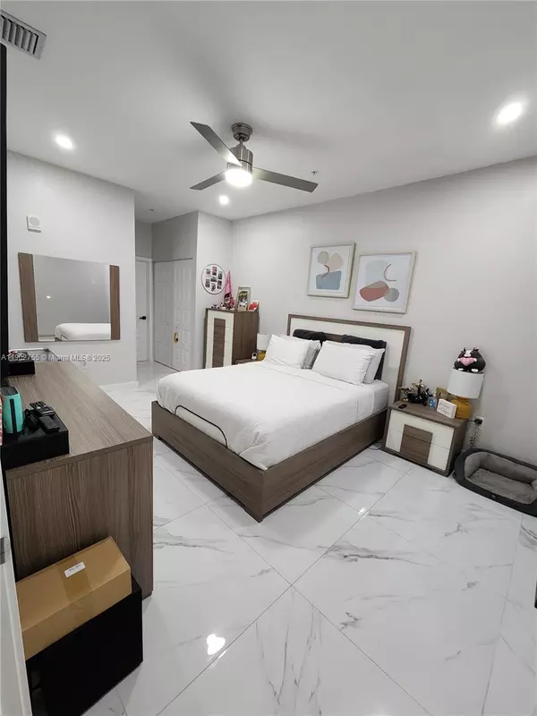 Doral, FL 33166,8363 NW 41st St #A-105