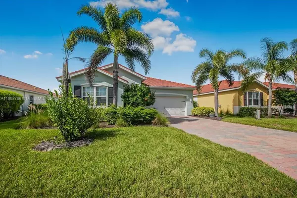 3348 Apple Blossom, Fort Myers, FL 33920