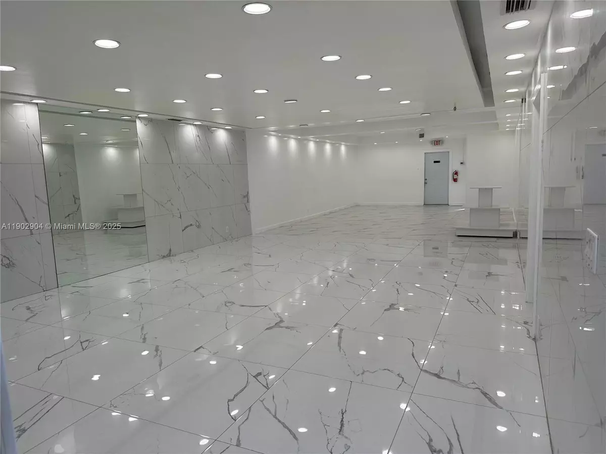 Hollywood, FL 33020,921 S 21st Ave