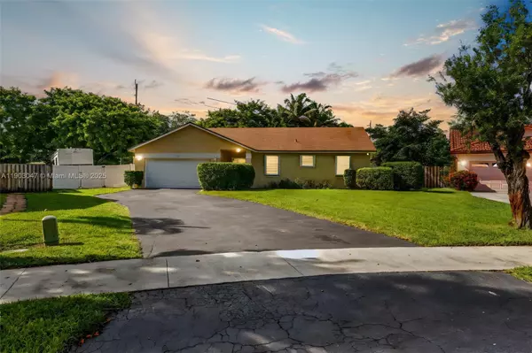 5743 SW 57th Way, Davie, FL 33314