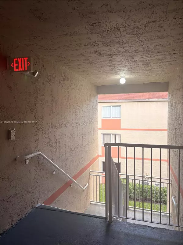 Hialeah, FL 33015,18850 NW 57th Ave #306