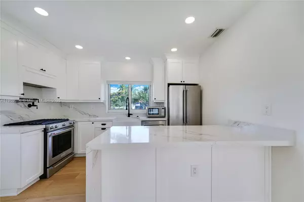 Miami Shores, FL 33161,2 NE 108th St