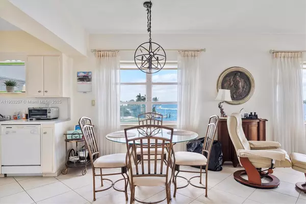 Bay Harbor Islands, FL 33154,10300 W Bay Harbor Dr #4D