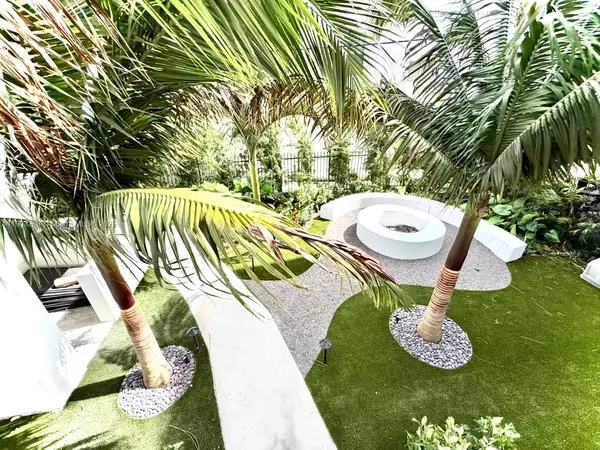 Miami Beach, FL 33139,Address not disclosed