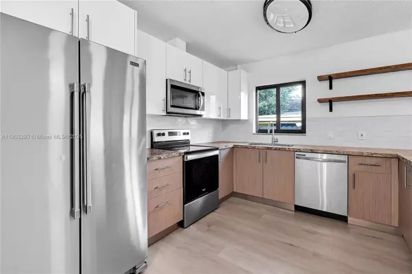 Miami, FL 33126,270 NW 40th Ct