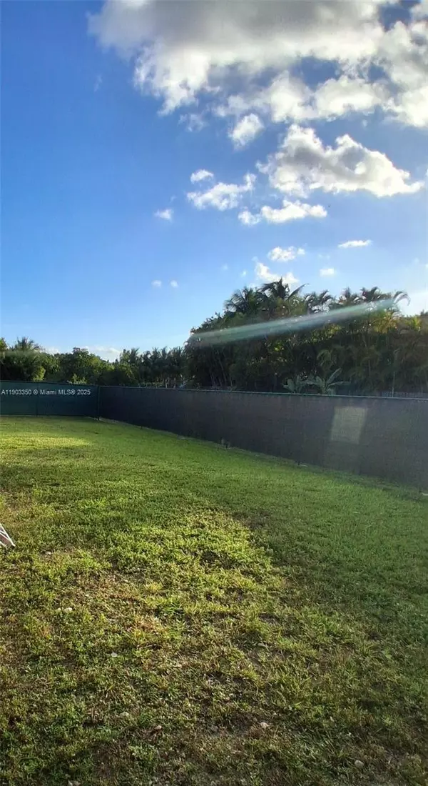 Southwest Ranches, FL 33331,Address not disclosed