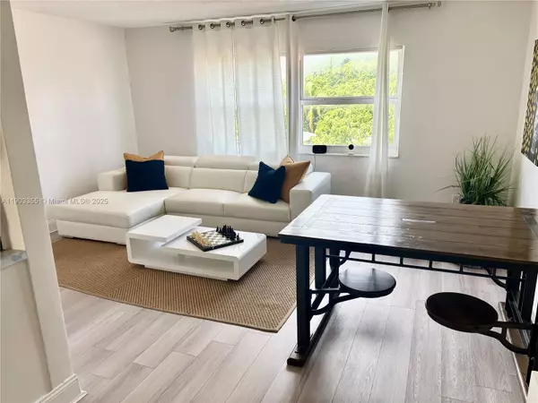 1855 Plunkett St #306, Hollywood, FL 33020