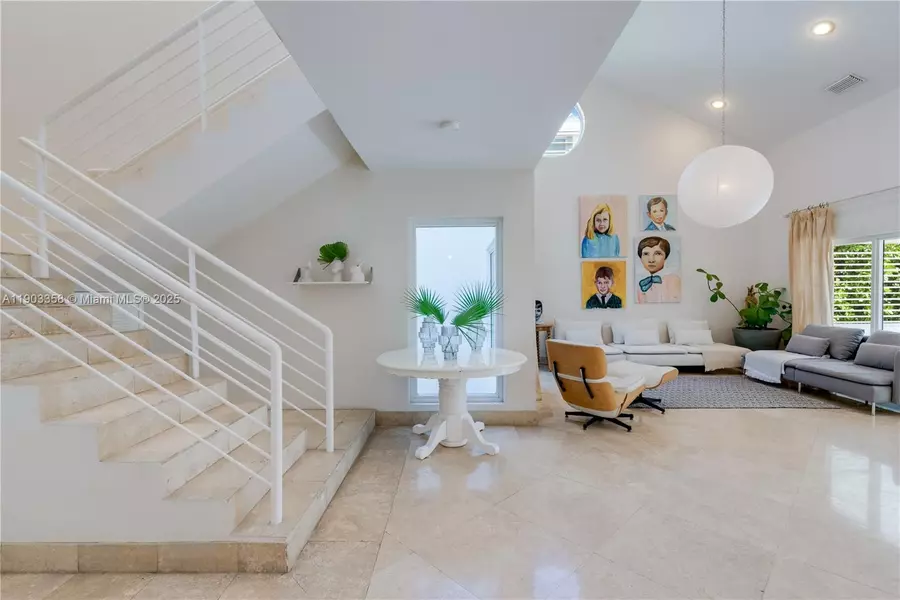 525 Ridgewood Rd, Key Biscayne, FL 33149