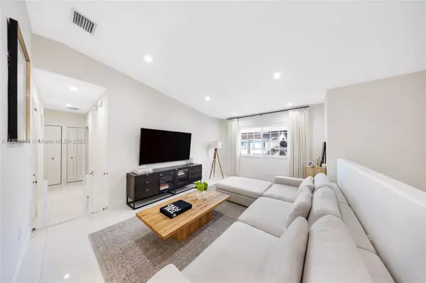 Hialeah, FL 33015,7271 NW 174th Ter #203