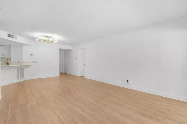 Coral Springs, FL 33067,8721 Wiles Rd #105