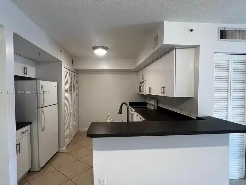 9650 NW 2nd St #4-105, Pembroke Pines, FL 33024
