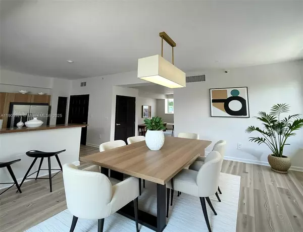 Hollywood, FL 33020,2142 Van Buren St #501